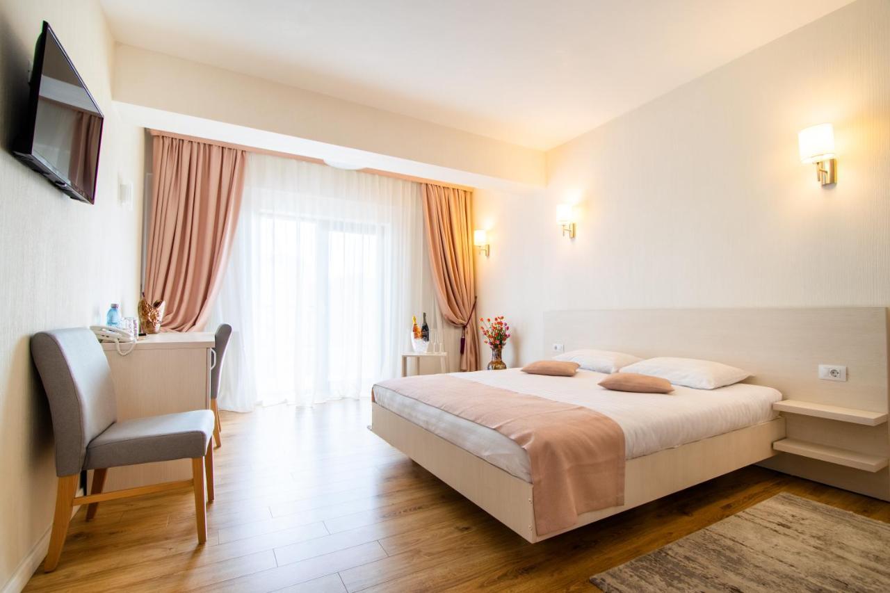 Hotel Bulevard Râmnicu Vâlcea Extérieur photo